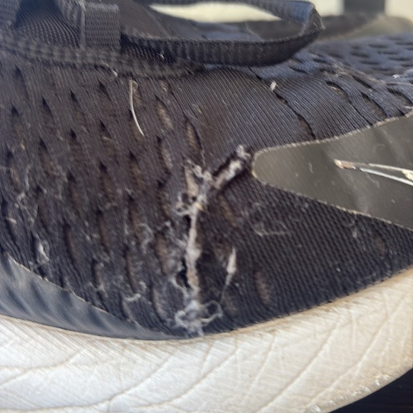 Nike Air 270 Black and White Sneakers mens 12 - Picture 3 of 7